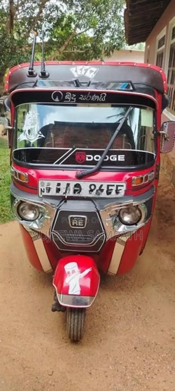 Bajaj RE 2014