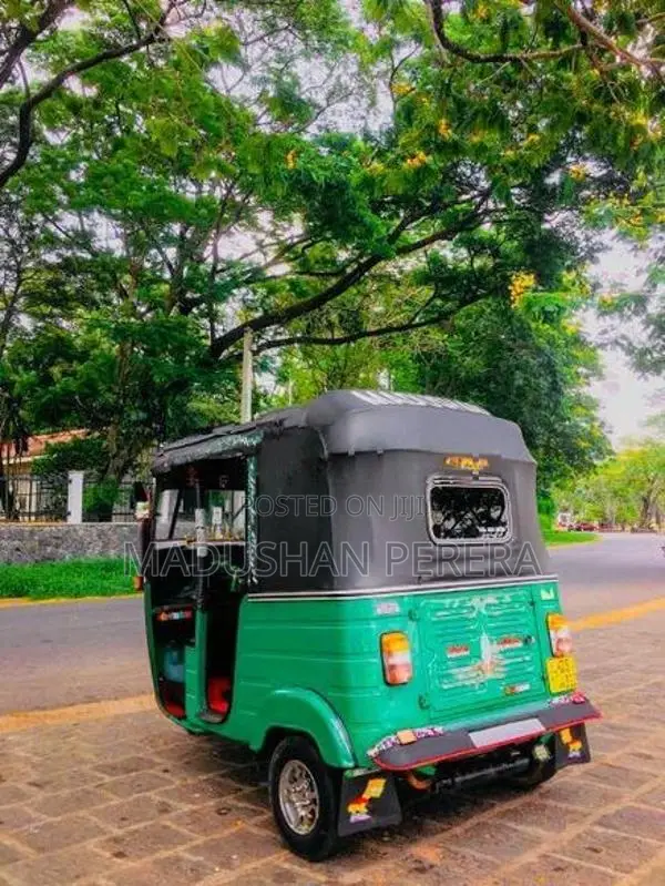 Bajaj RE 2009