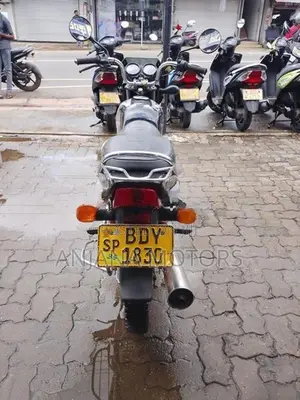 Bajaj CT100 2016