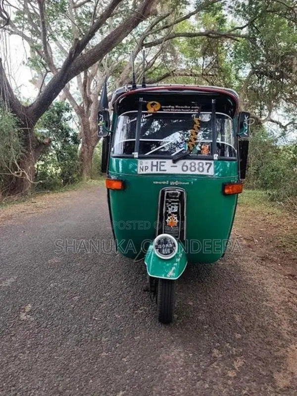 Bajaj RE 2004