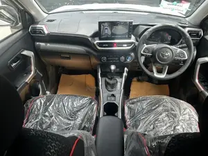Toyota Raize Hybrid Z BSM 2026