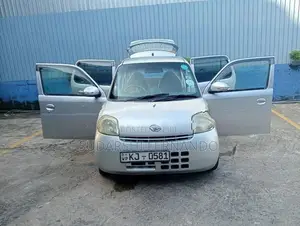 Daihatsu Esse 2010