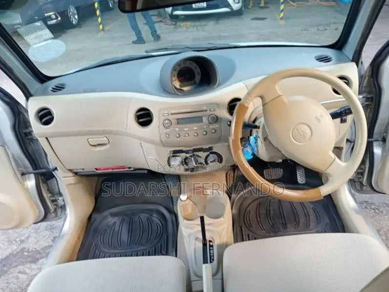 Daihatsu Esse 2010