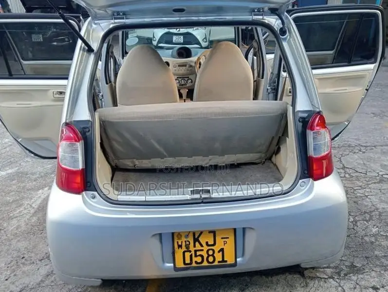 Daihatsu Esse 2010