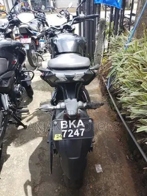 Bajaj Pulsar N160 2025