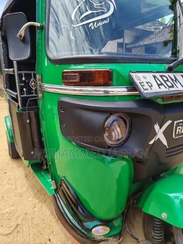 Bajaj RE 2016