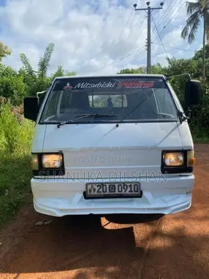 Mitsubishi L300 1982