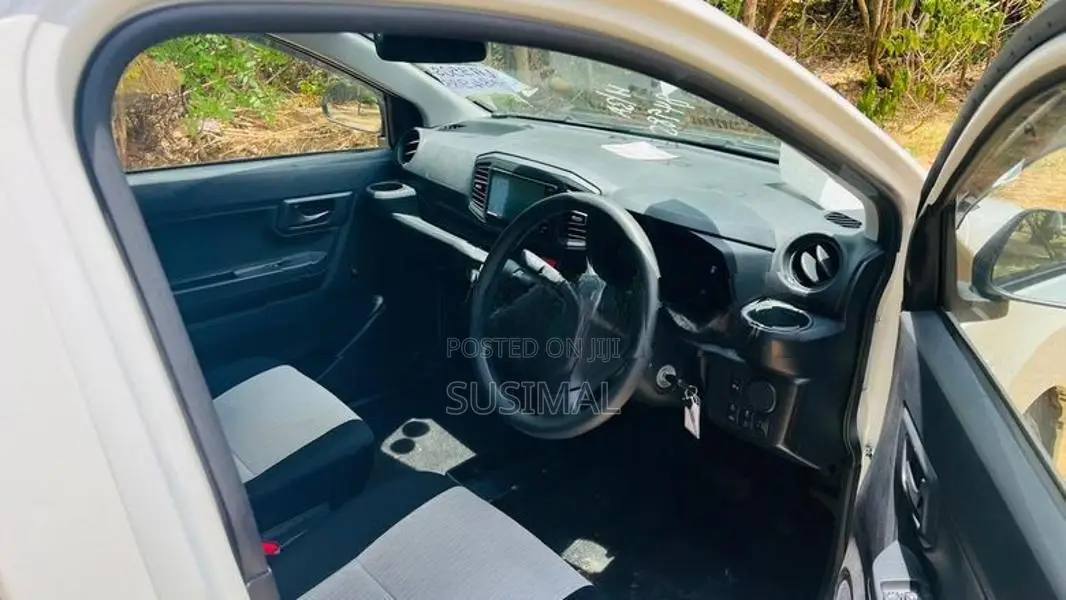 Daihatsu Mira 2023