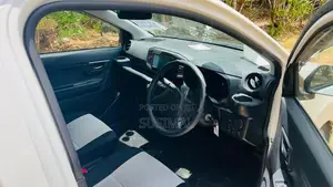 Daihatsu Mira 2023