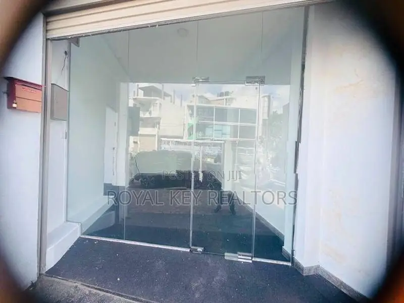 1,000 Sq ft. Commercial Space for Rent Colombo 05