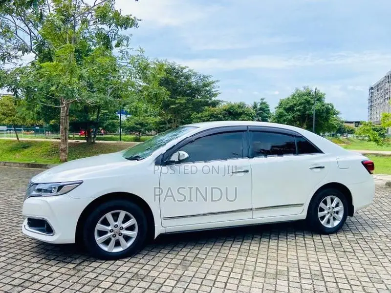 Toyota Premio G Superior 2019