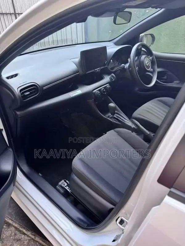Toyota Yaris X 2025