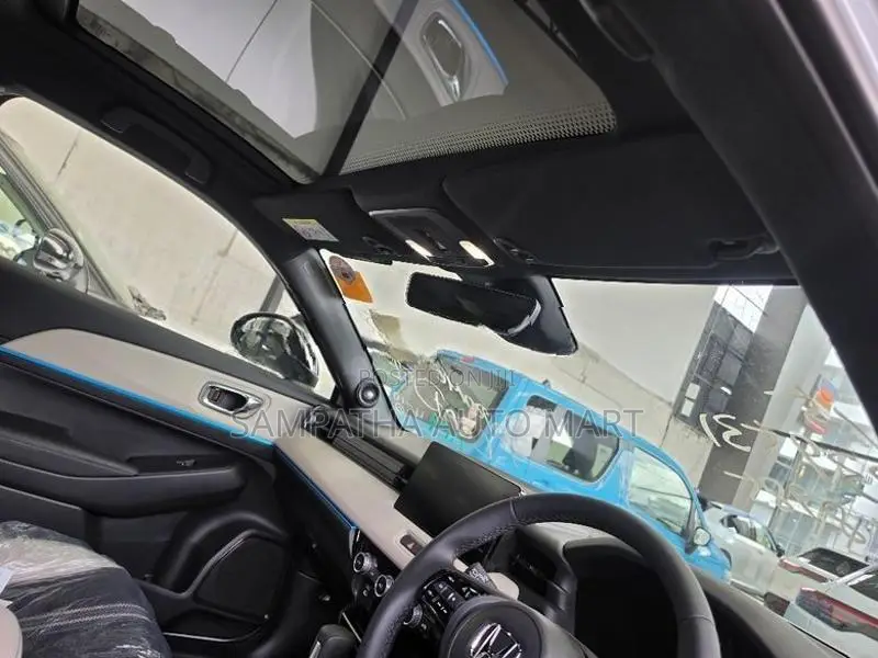 Honda Vezel Z PLAY MOON ROOF 2026