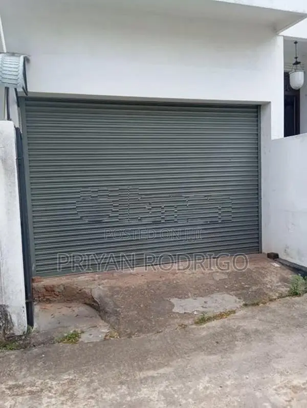 Wattegedara Suramya Mw 2 Storied House on 11.86 Perches of Land for Sa
