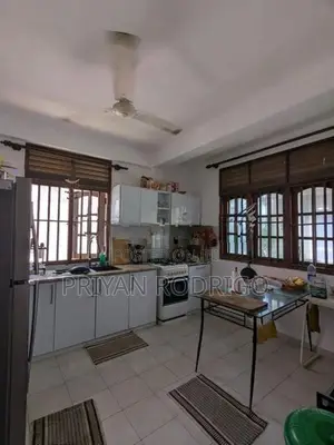 Mount Lavinia Vihara Rd 05 BR house on 7.89 perches of Land for Sale