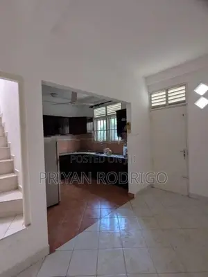 Mount Lavinia Vihara Rd 05 BR house on 7.89 perches of Land for Sale