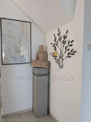Mount Lavinia Vihara Rd 05 BR house on 7.89 perches of Land for Sale