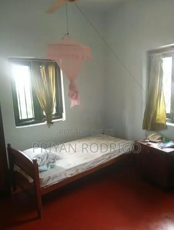 Bambalapitiya Flats 2Bedroom Apartment for immediate Sale