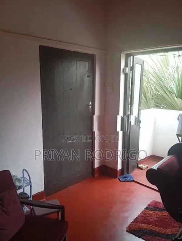 Bambalapitiya Flats 2Bedroom Apartment for immediate Sale