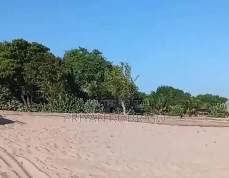 Trincomalee Nilaveli Road 327 Perches of Beach front Property for sale