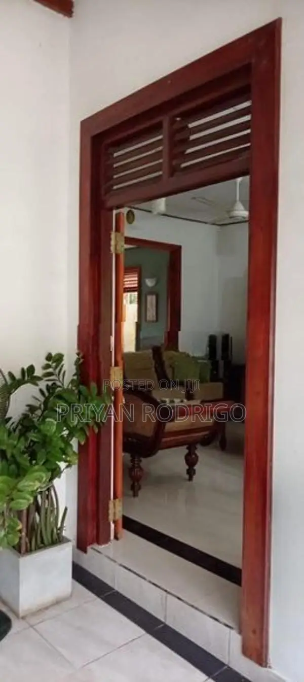 Piliyandala - Kahathuduwa 03 BR House on 10 Perches of Land for Sale