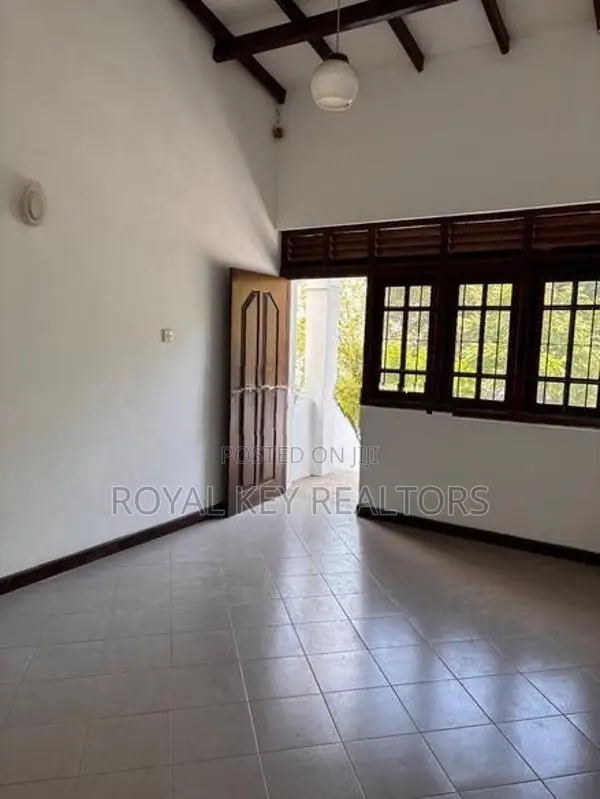 06 Bedroom - Unfurnished House for Sale Dehiwala