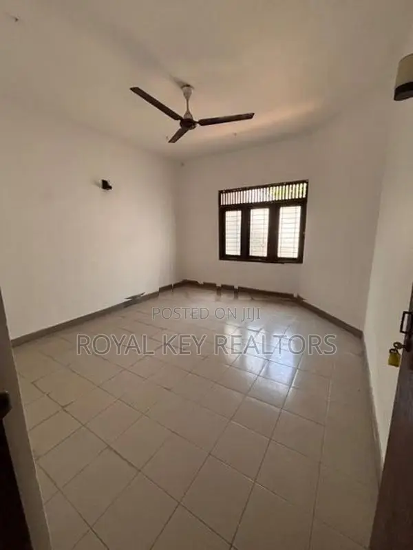 06 Bedroom - Unfurnished House for Sale Dehiwala