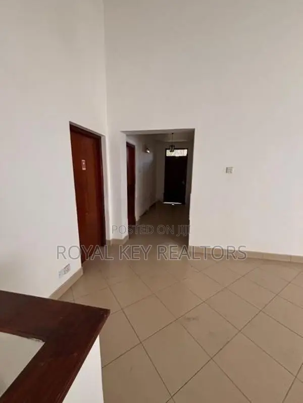 06 Bedroom - Unfurnished House for Sale Dehiwala