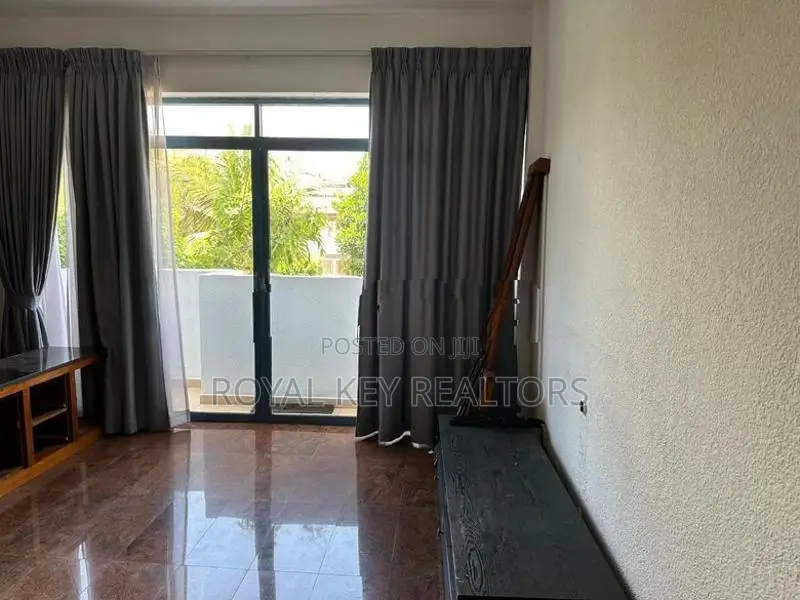 Lorenz Court – 03 Bedroom Unfurnished Apartment for Sale Colombo 4