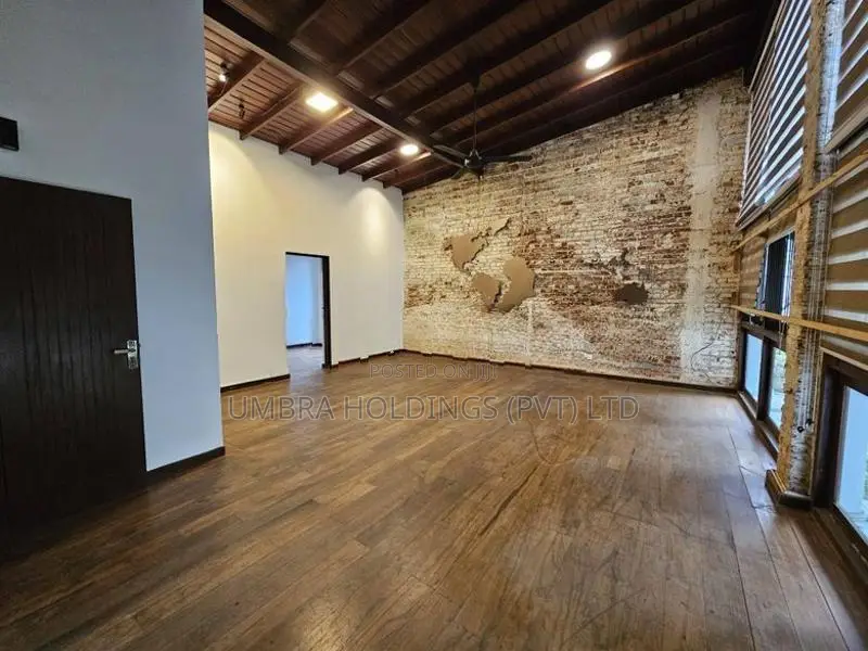 OFFICE / RESTAURANT FOR RENT IN LAKE DRIVE RAJAGIRIYA[155U]