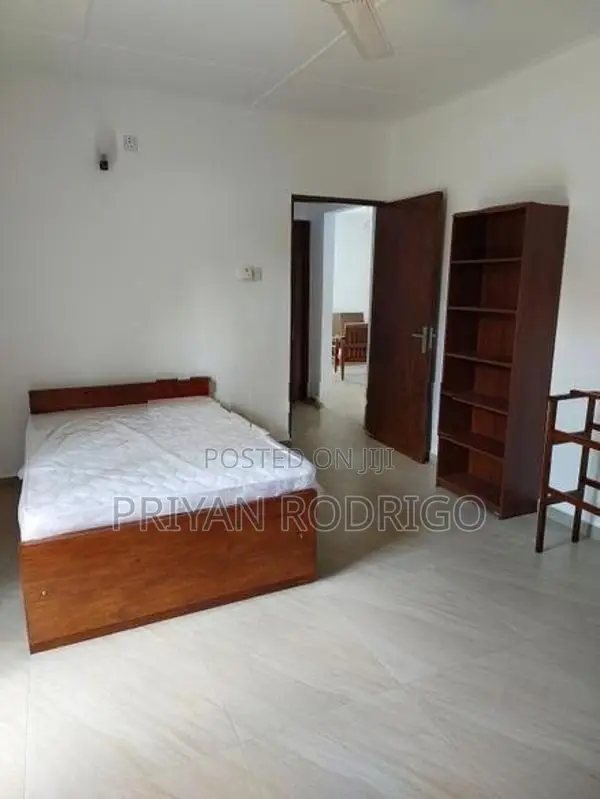 Akuregoda - Malabe Newly Renovated furnished 02 Bed Room House for Ren