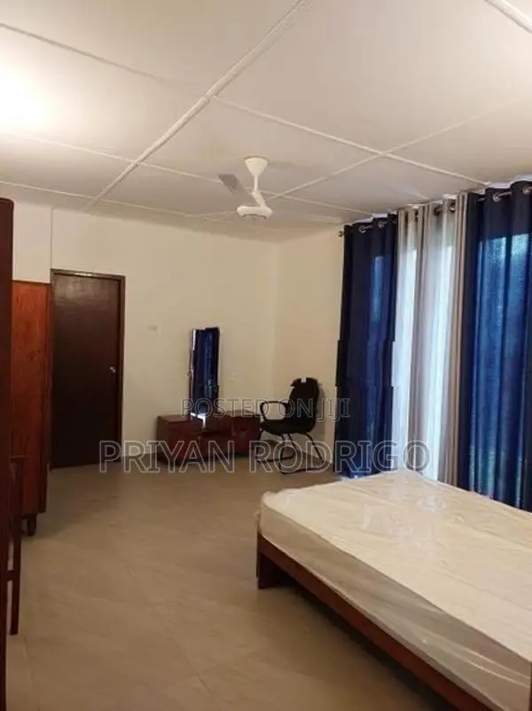 Akuregoda - Malabe Newly Renovated furnished 02 Bed Room House for Ren