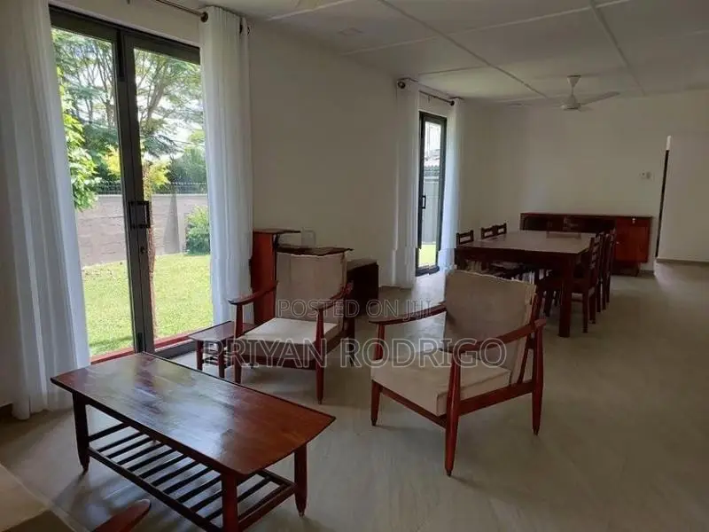 Akuregoda - Malabe Newly Renovated furnished 02 Bed Room House for Ren