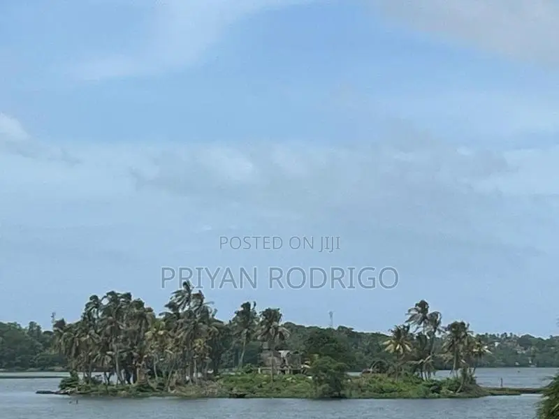 Luxury Lake Front House on 46.5 Perches of Land for Sale in Bolgoda