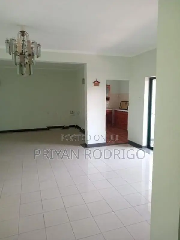 Colombo 5 Poorwarama Rd 3 storied house on 6.6 Perches of Land for Sal