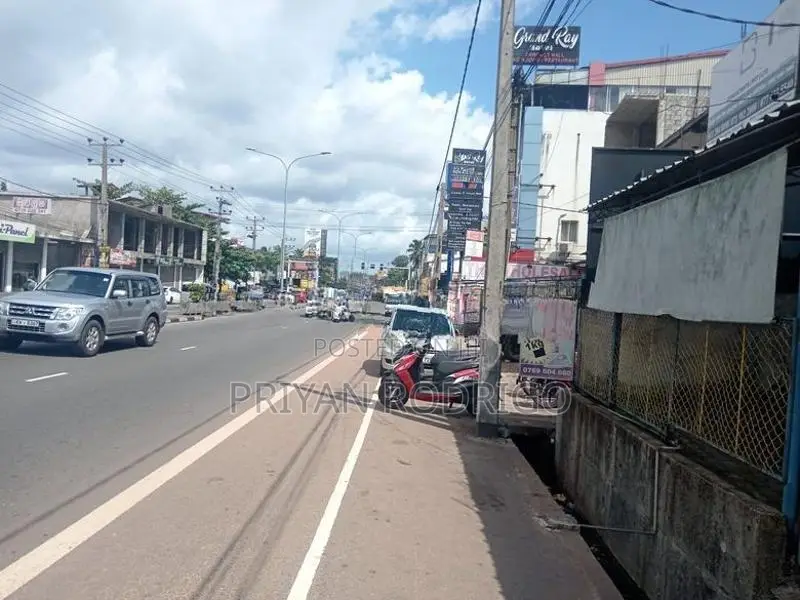 Boralesgamuwa, Werahara, 23 Perch Commercial Land for Sale