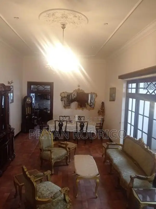 Colombo 3 De Alwis Place 5 rooms Facility on 15 Perches of Land for Re