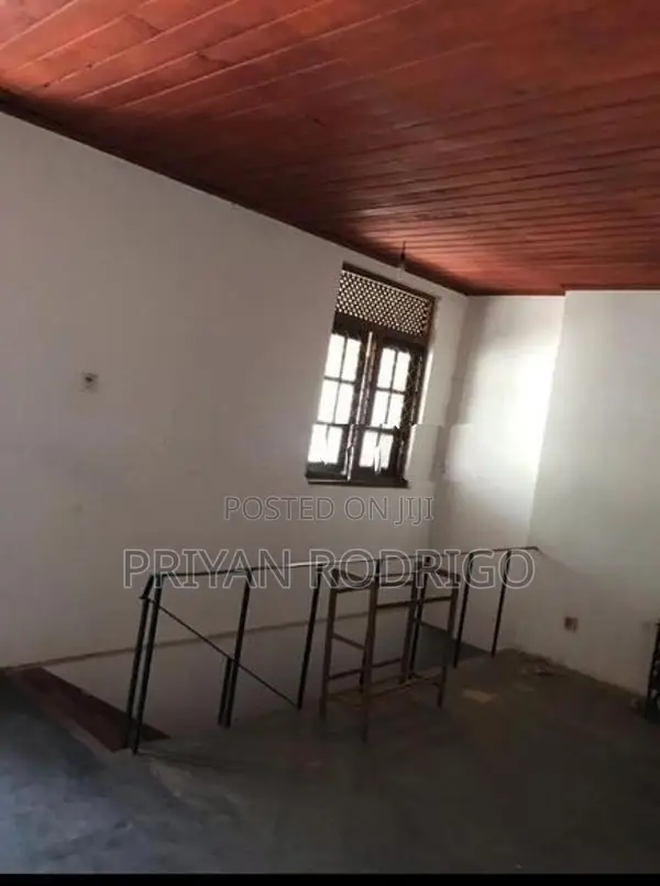 Colombo 06 Kirulapone 9.5 Perches of Land with upstairs house for sale