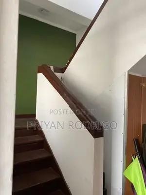 Battaramulla New Defense Road Large 07 Bed room House Available on Ren