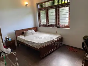 Battaramulla New Defense Road Large 07 Roomed Facility Available on Re