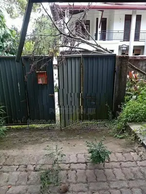 Kottawa Malapalla 19.5 Perch Land with an old house for Sale