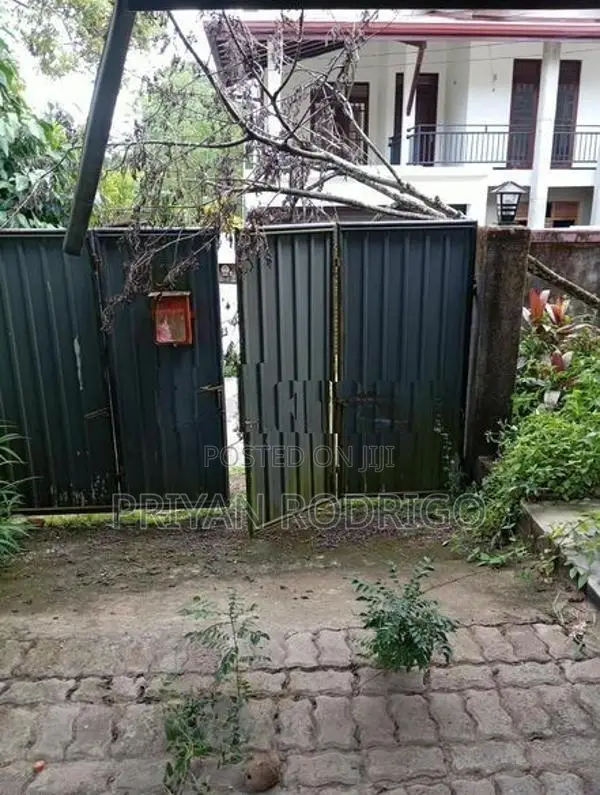 Kottawa Malapalla 19.5 Perch Land with an old house for Sale