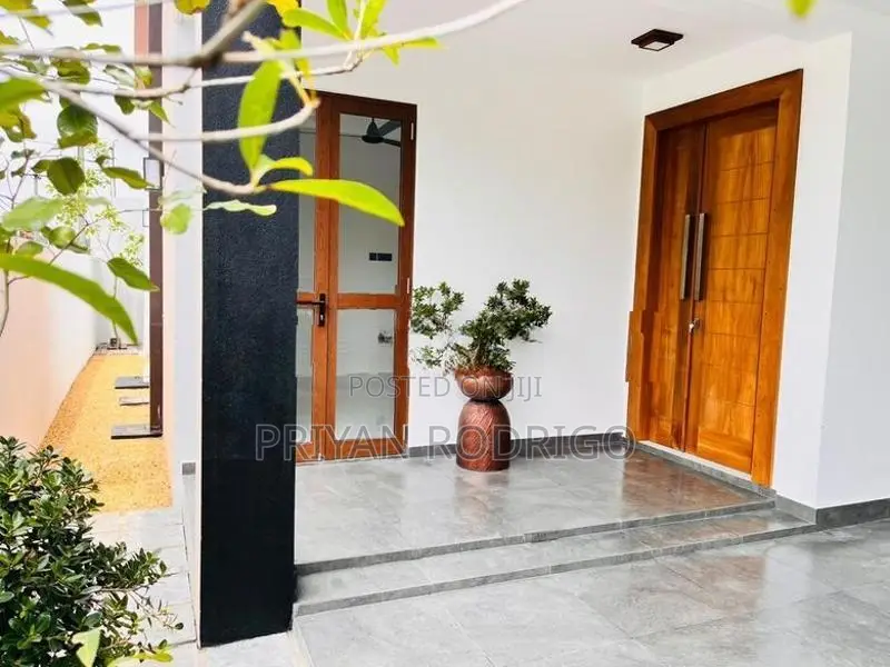 Malabe 03 BR New Luxury Villa Type House on 6.7 Perches of Land for Sa