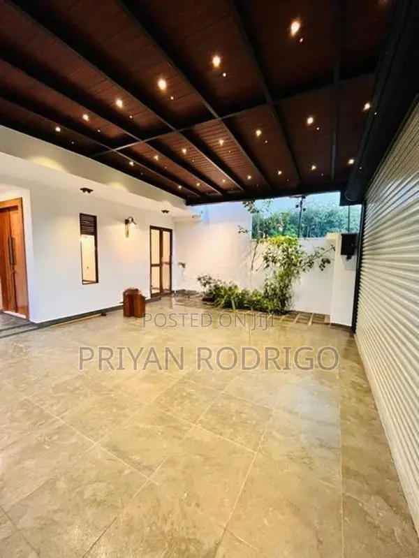 Malabe 03 BR New Luxury Villa Type House on 6.7 Perches of Land for Sa
