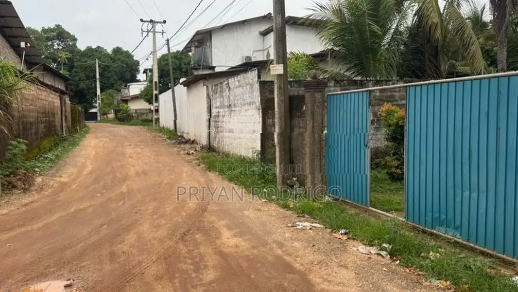 Wattala Hekitta Road / Lane 15.55 Perches of Land for Sale