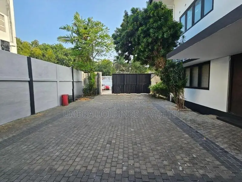 Prime Commercial Property For Rent In 5th Lane Colombo 3 - 3534U/1