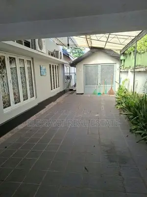 Land With House - 28 Perches for Sale in Colombo 08 ( A6743)
