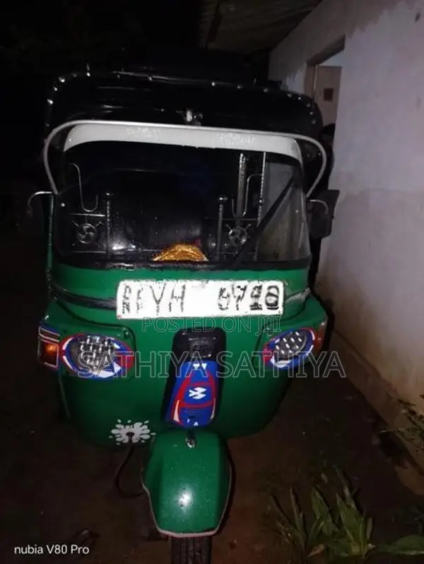 Bajaj RE 2011