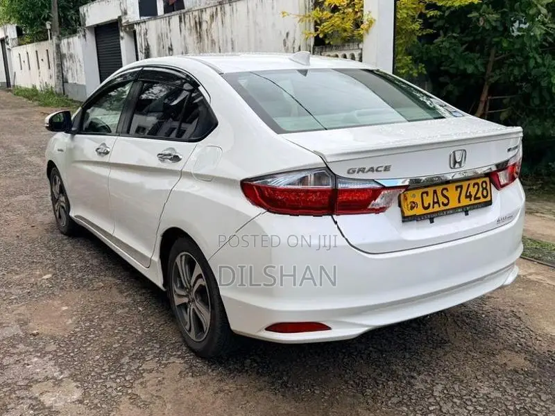 Honda Grace EX 2016