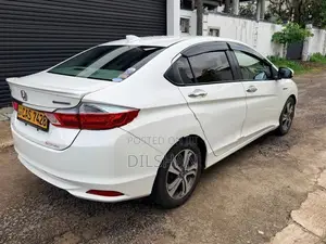 Honda Grace EX 2016